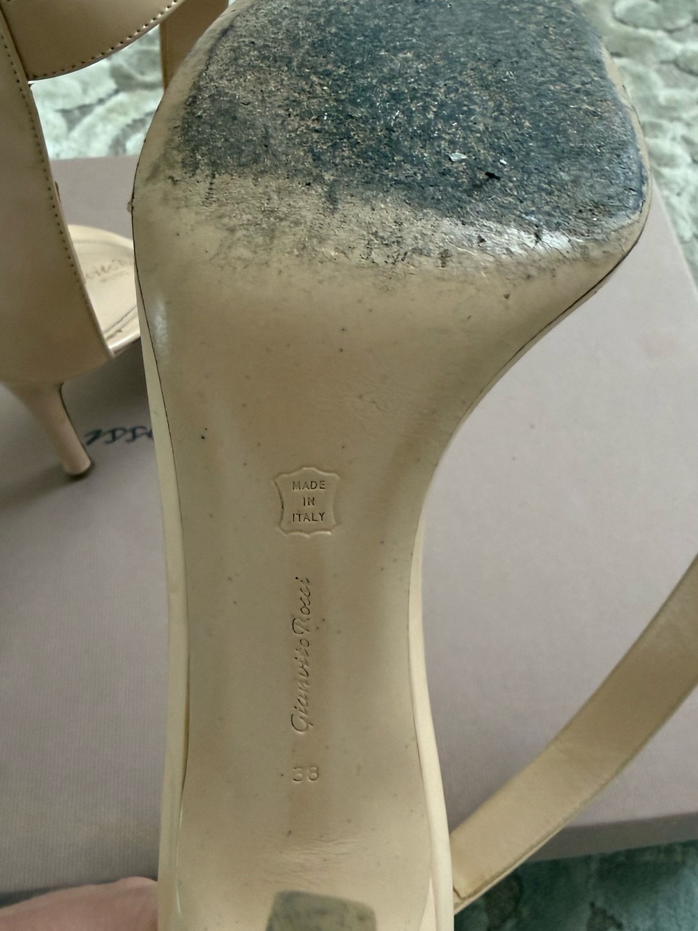 Gianvito Rossi Gold Strappy Ankle-Tie Sandals - Women Size 37.5 - Picture 2 of 4